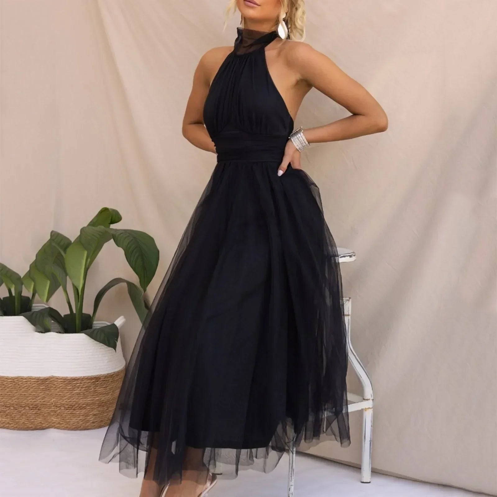LIZ™ - ELEGANTNÍ ŠATY BEZ RUKÁVŮ