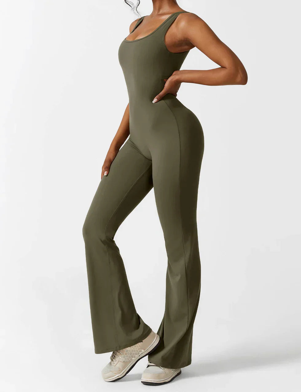 Elodie - Jumpsuit s rozšířenými nohavicemi a V-zadním výstřihem