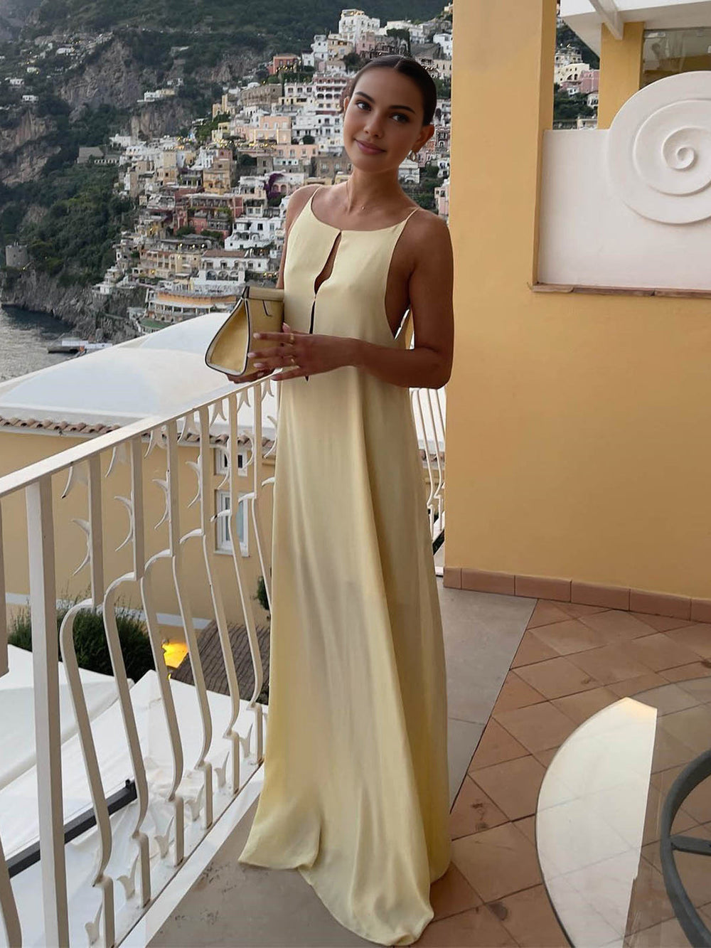 Kiana | Elegantní šaty bez zad