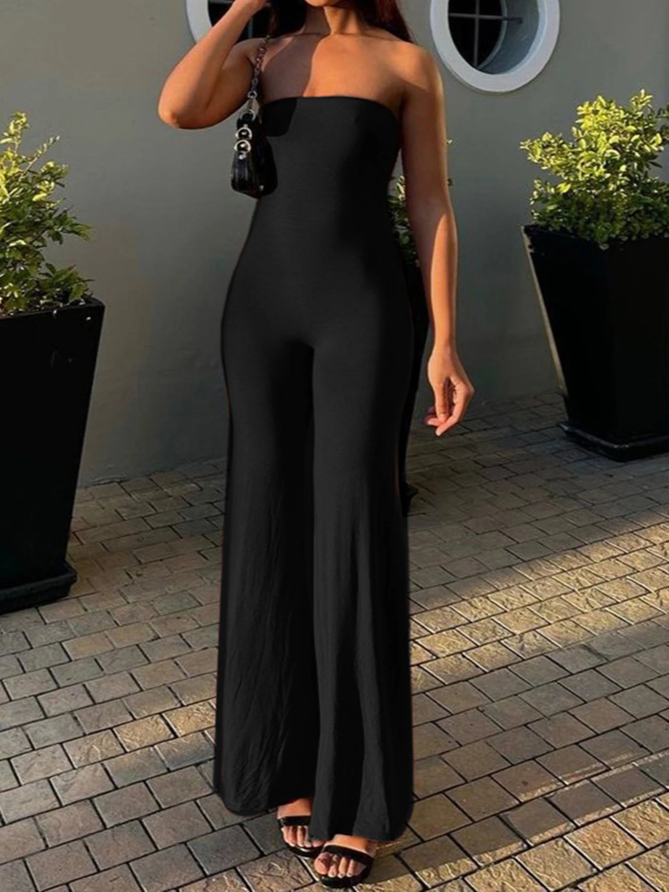 Praga Noire – Elegantní overal Eliska™ bez ramínek pro každou příležitost