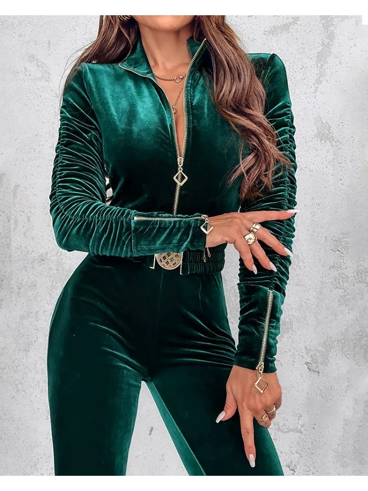 BEATRICE I ELEGANTNÍ SAMETOVÝ OVERAL